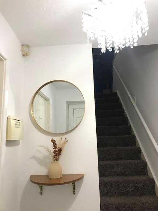 Princess 3 Bedroom House + Offstreet Parking +Wifi Leeds  Extérieur photo