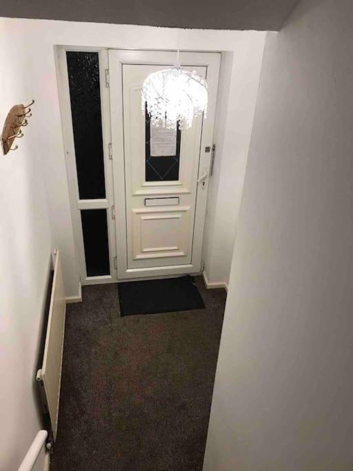 Princess 3 Bedroom House + Offstreet Parking +Wifi Leeds  Extérieur photo