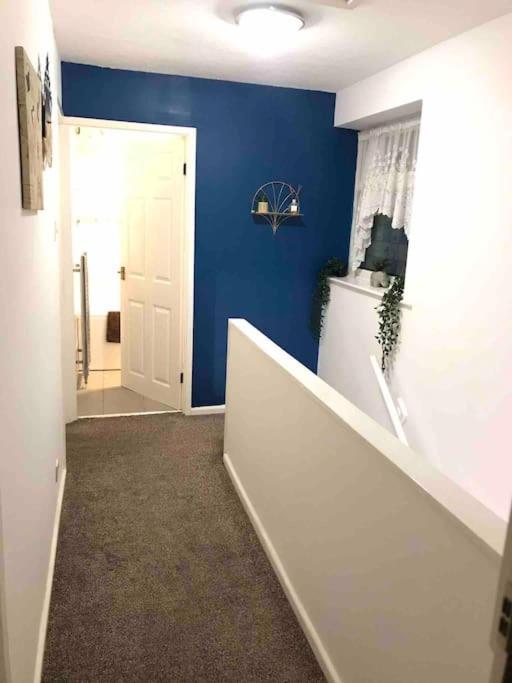 Princess 3 Bedroom House + Offstreet Parking +Wifi Leeds  Extérieur photo